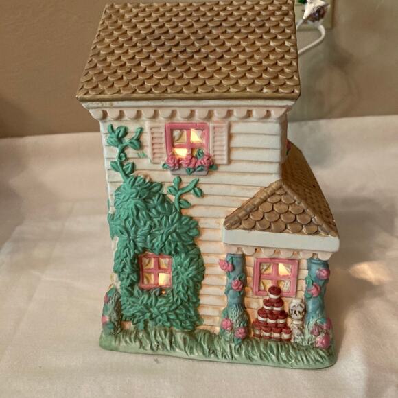 Cottontail Lane General store lamp - Picture 5 of 6